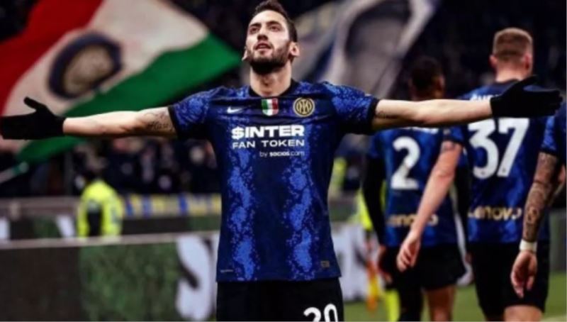 Sneijder, Interli Hakan Çalhanoğlu